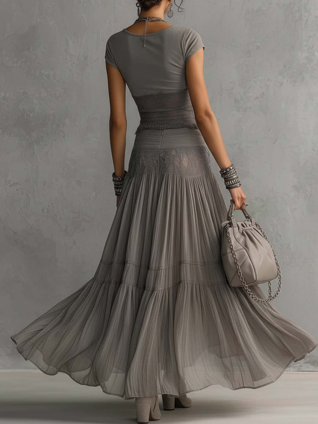 Cristina™ | Conjunto de top gris con detalles de encaje y falda larga plisada