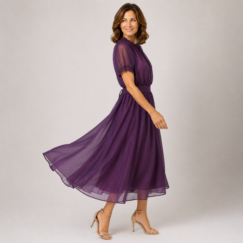 Flavia | Vestido Largo con Escote Gota y Borde de Encaje en Gasa